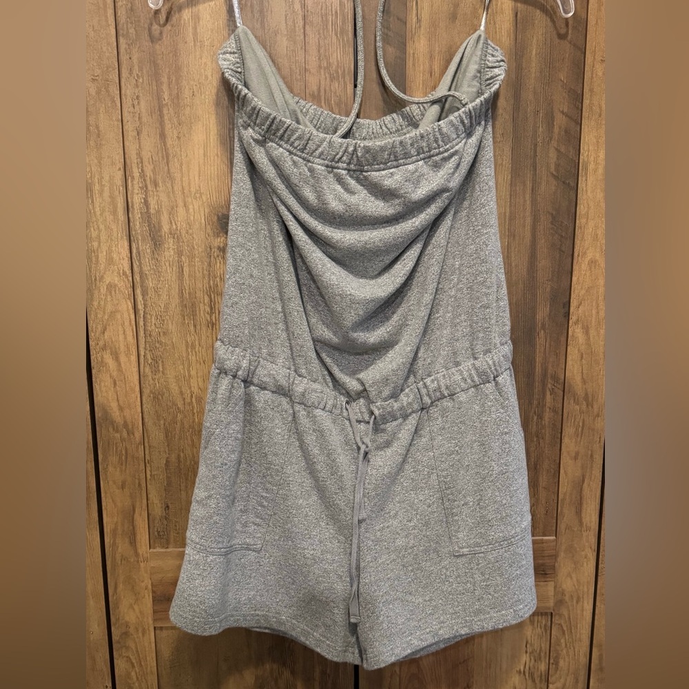 NY&C New York & Company Knit Short Jumpsuit Sleeveless Halter Strap Gray Medium